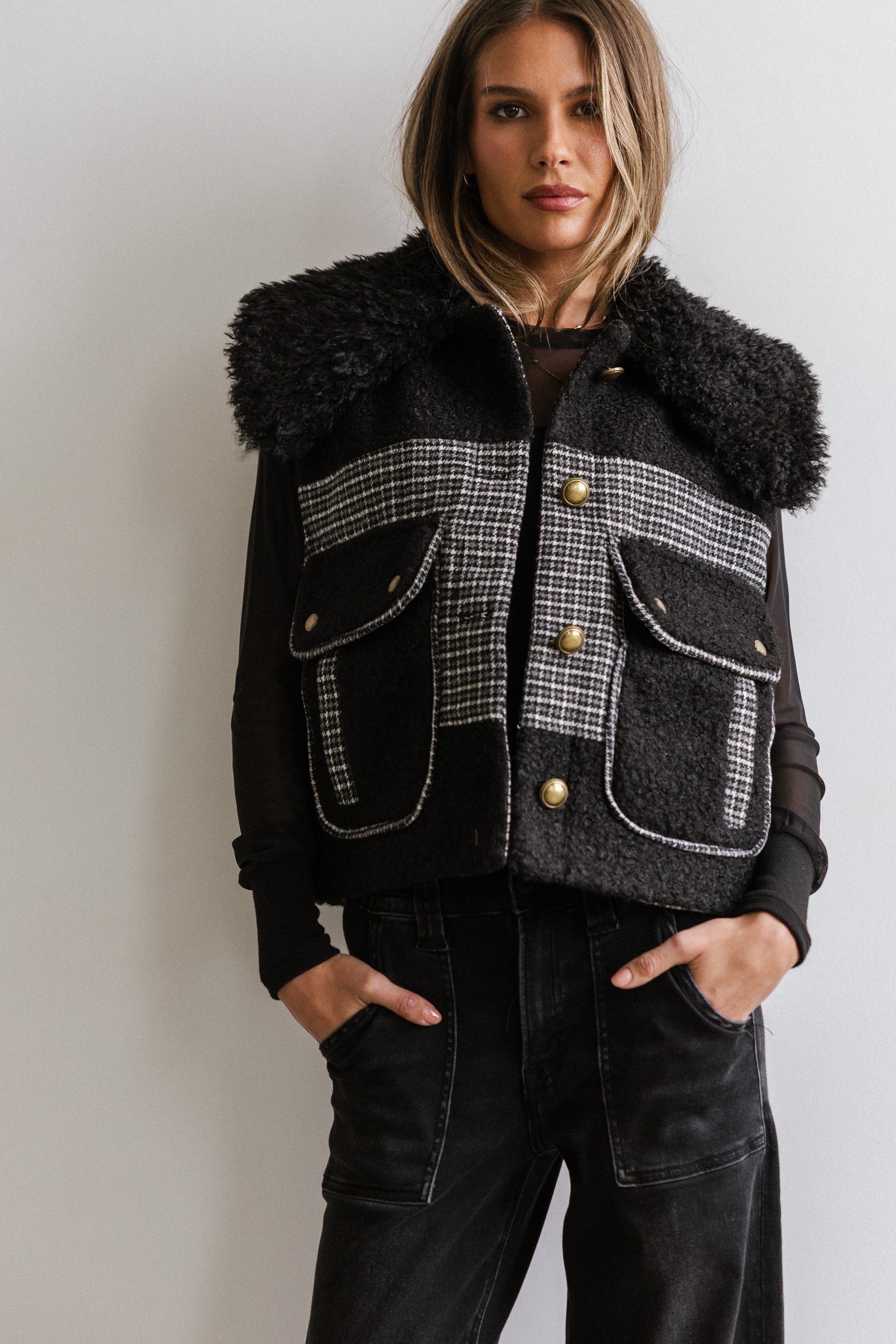 Liv Sherpa Vest in Black - FINAL SALE - Image 2