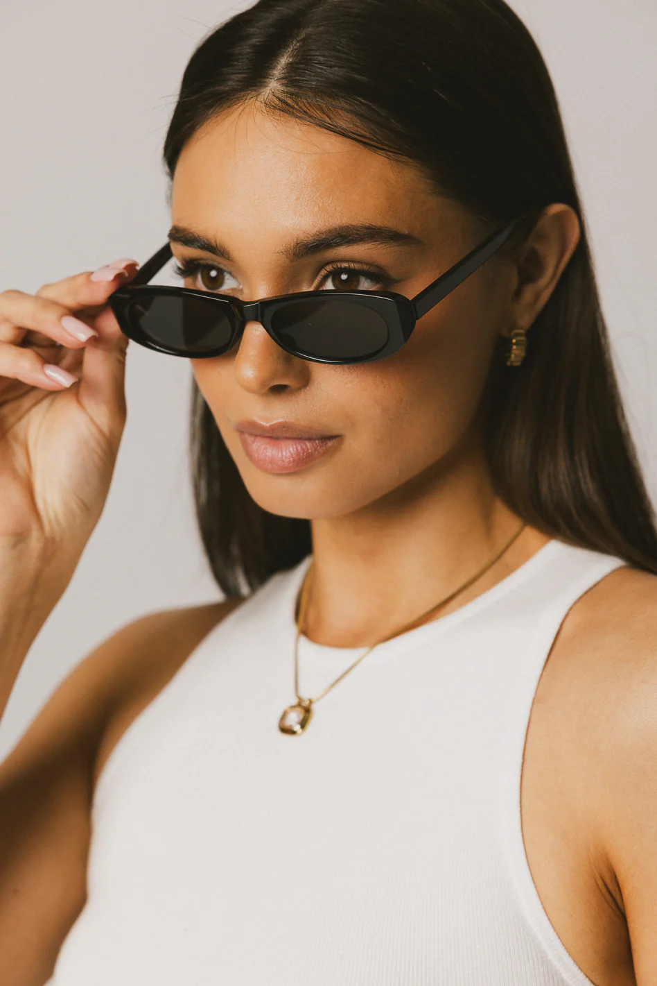 Lonnie Sunglasses in Black - Image 2