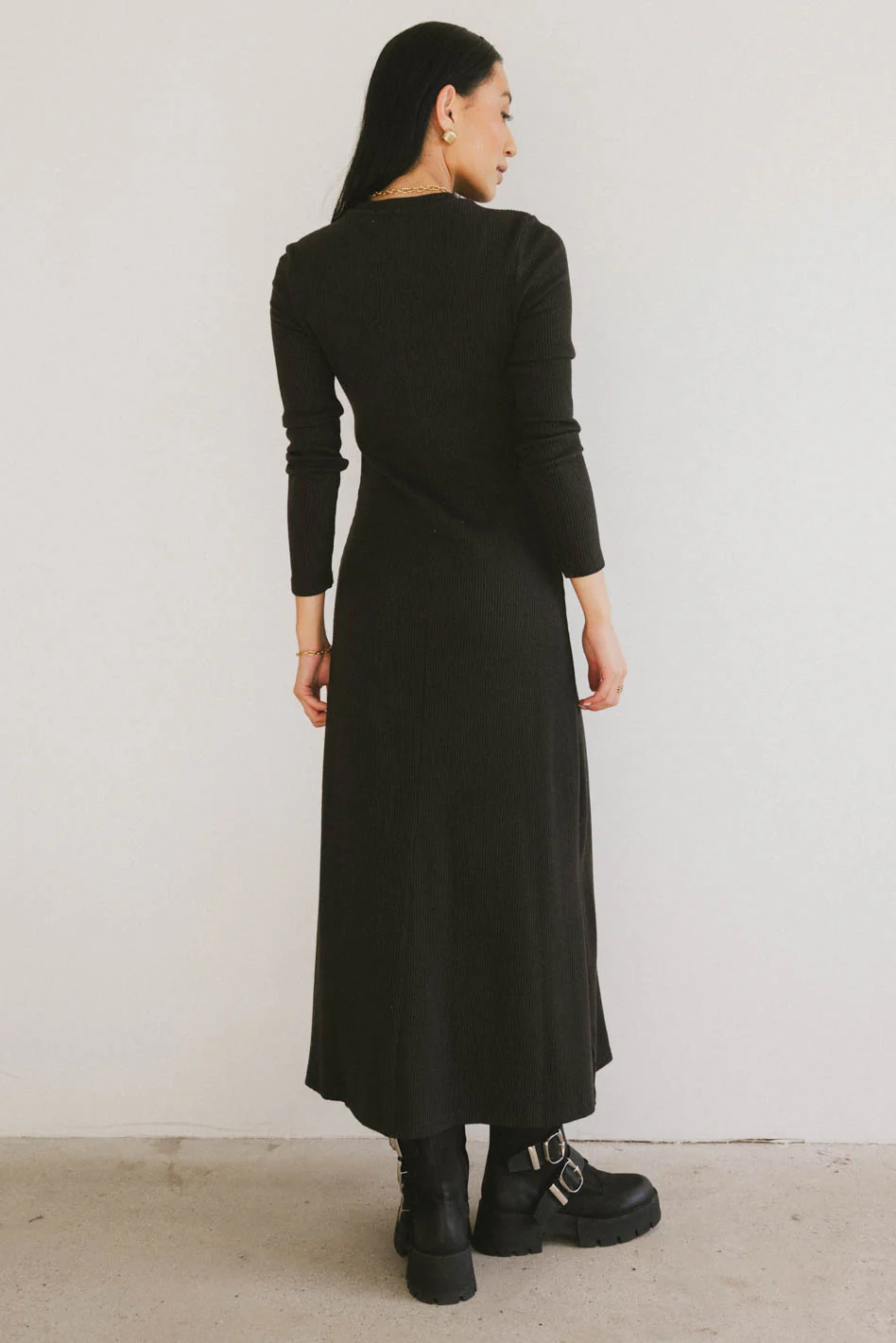 Lynette Ribbed Maxi Dress in Charcoal - FINAL SALE - Image 3