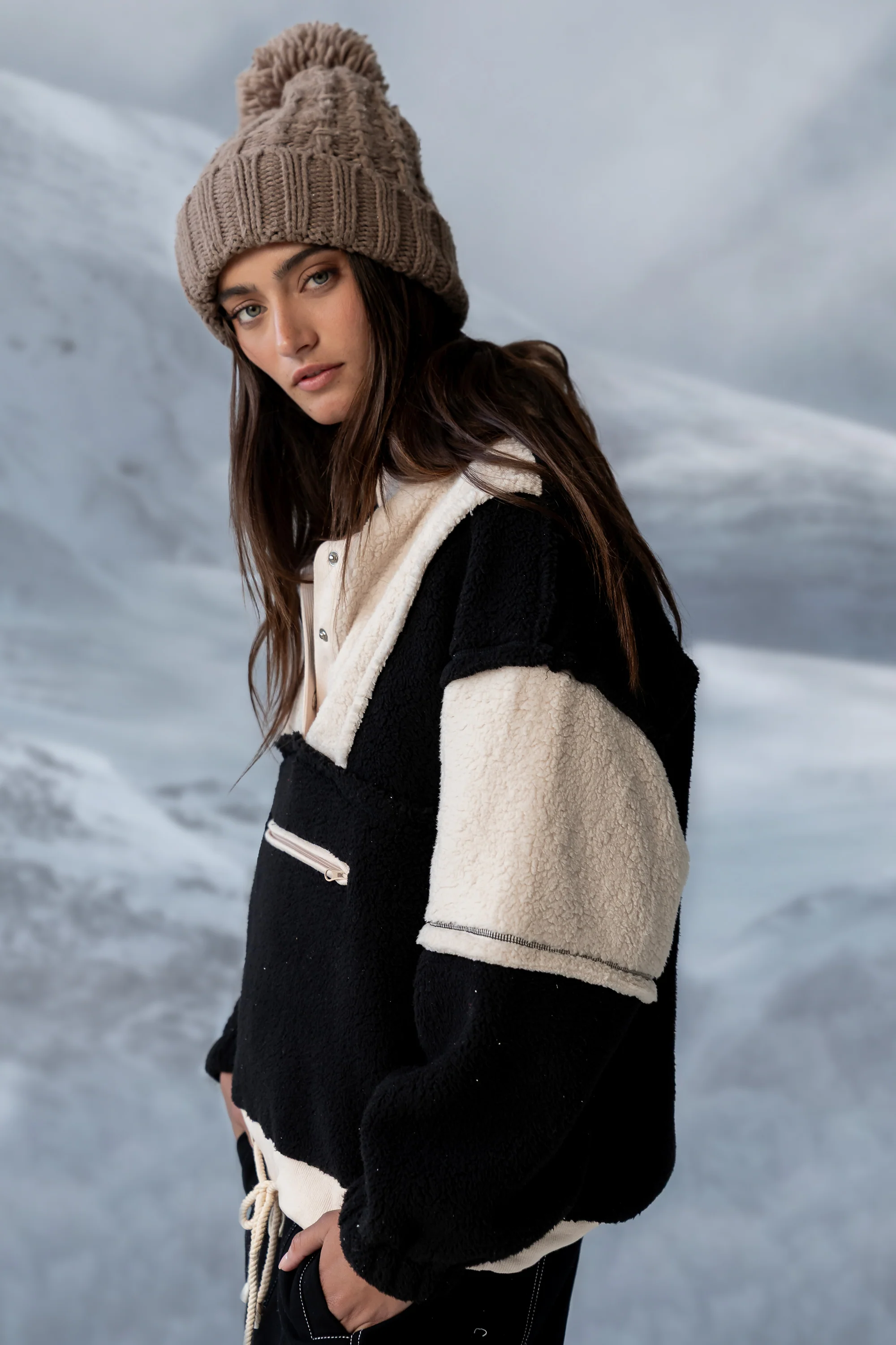 Maria Oversized Sherpa Jacket in Cream - FINAL SALE - Image 4