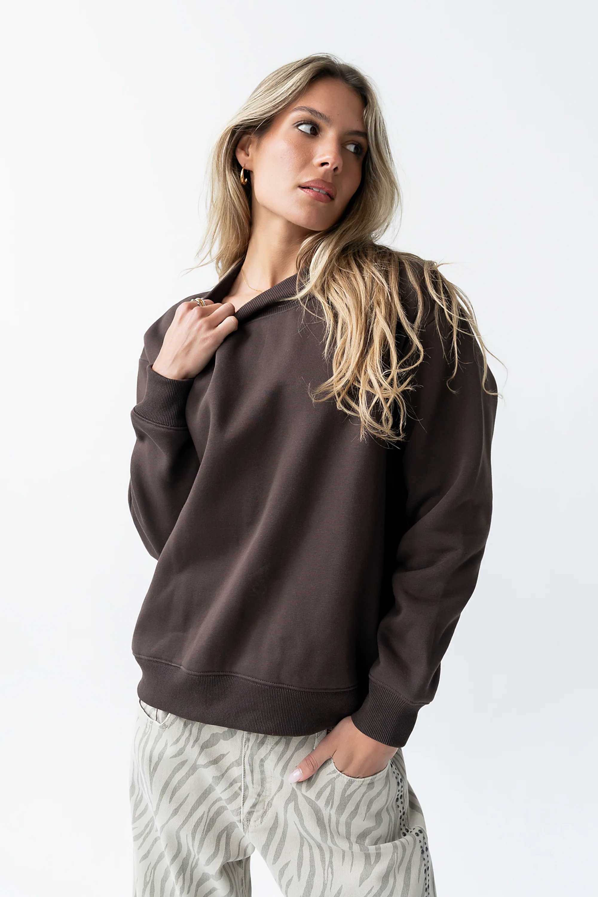 Marie Oversized Sweatshirt in Brown - FINAL SALE - Image 6