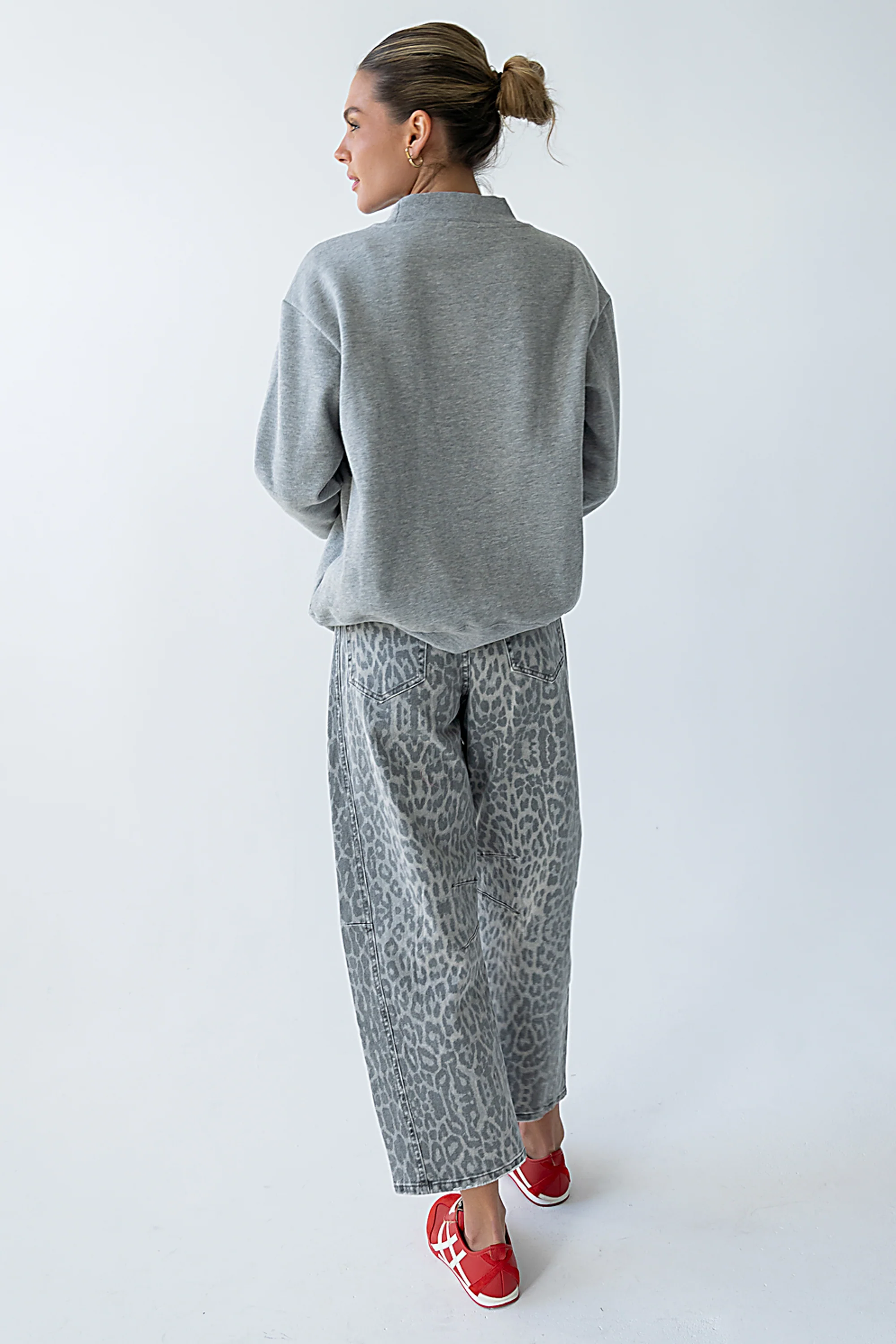 Marie Oversized Sweatshirt in Grey - FINAL SALE - Image 5