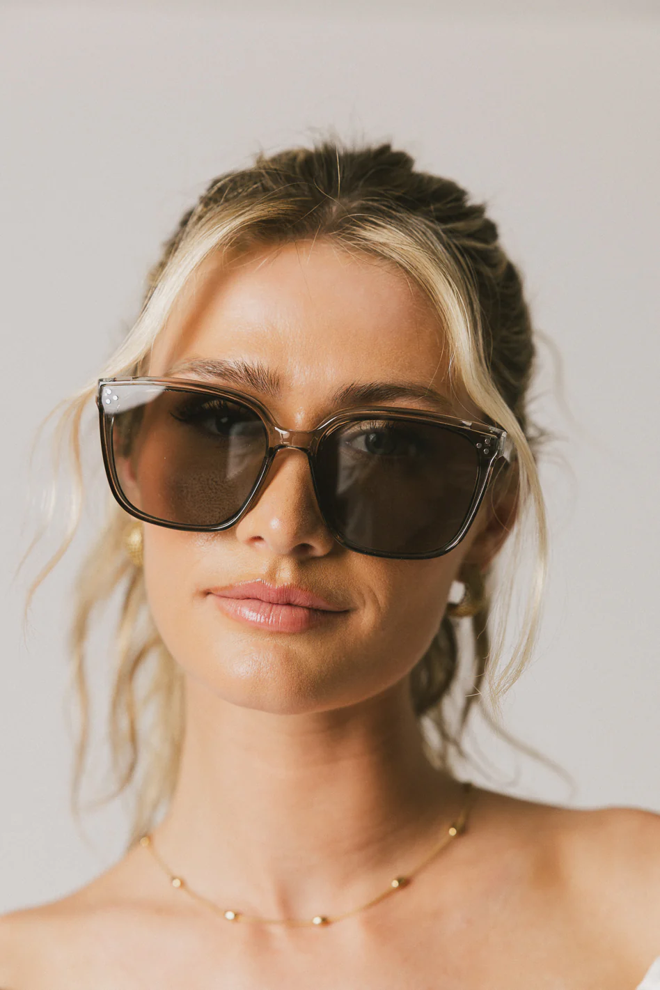 Maya Sunglasses in Grey - Image 2
