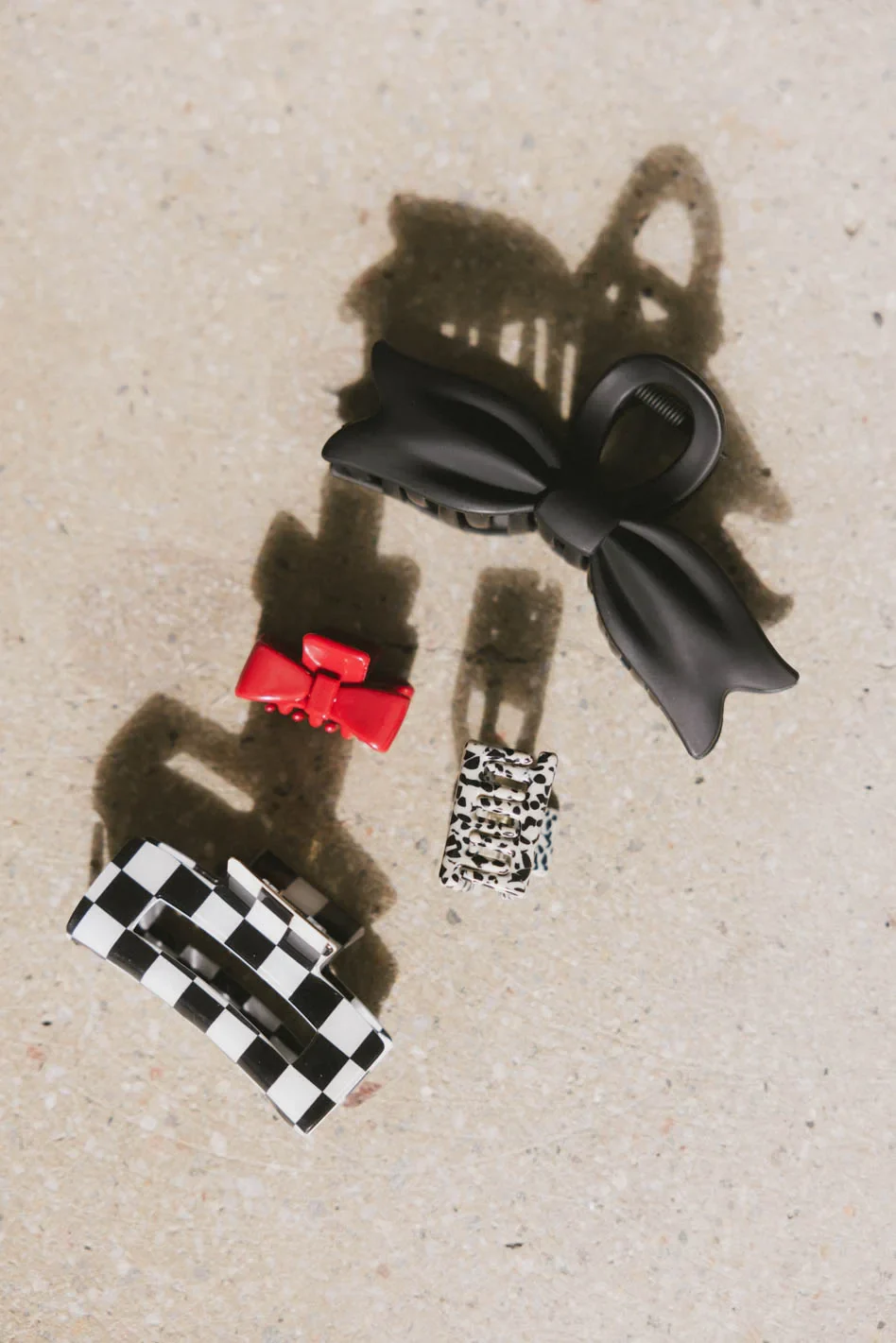 Medium Cutout Claw Clip in Black Checker - Image 3