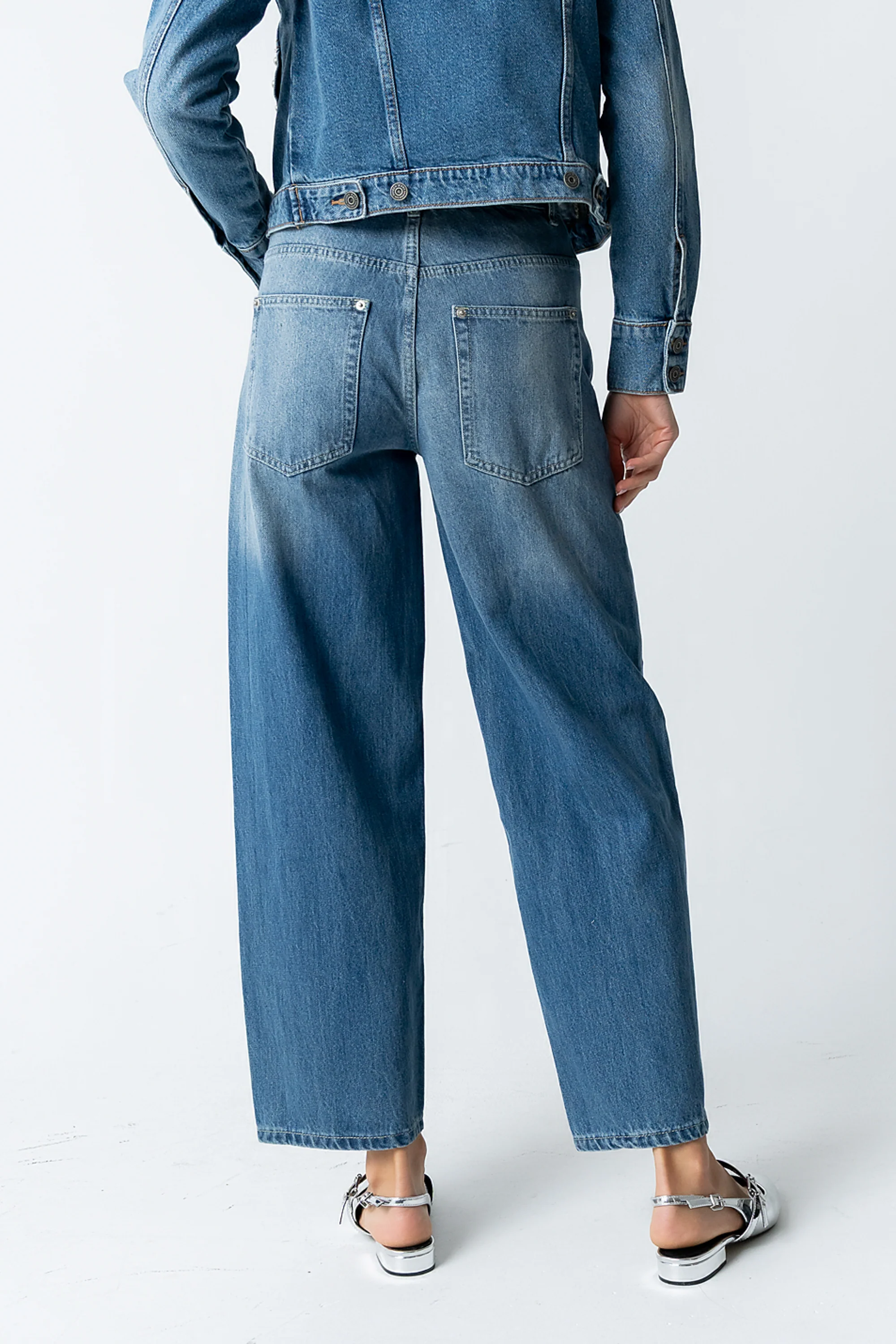 Moxie Relaxed Barrel Jeans - Image 3