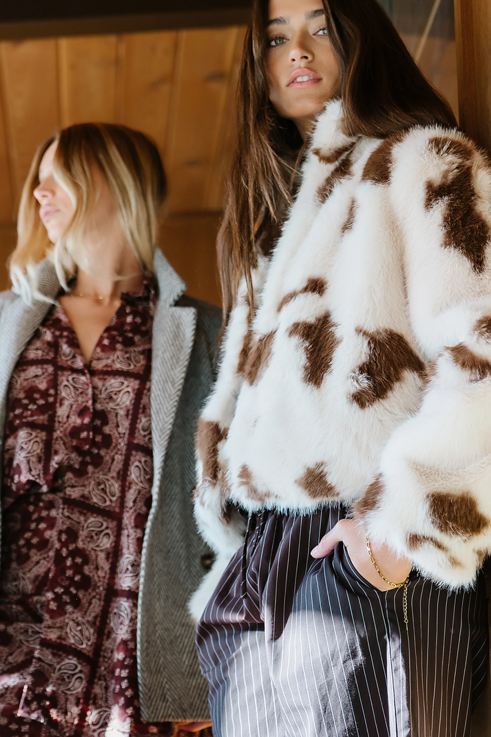 Ollie Cropped Faux Fur Coat - Image 3