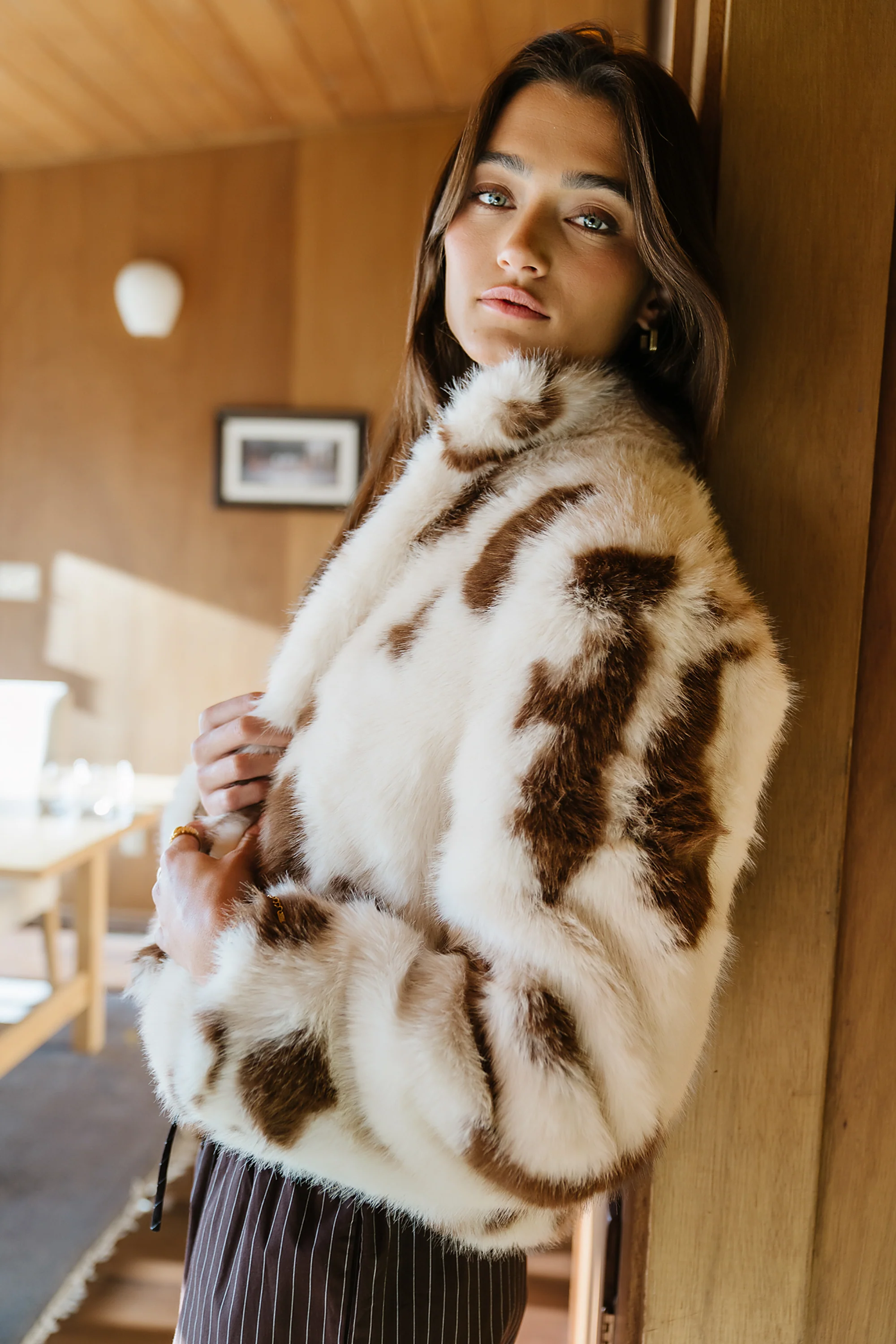 Ollie Cropped Faux Fur Coat - Image 7