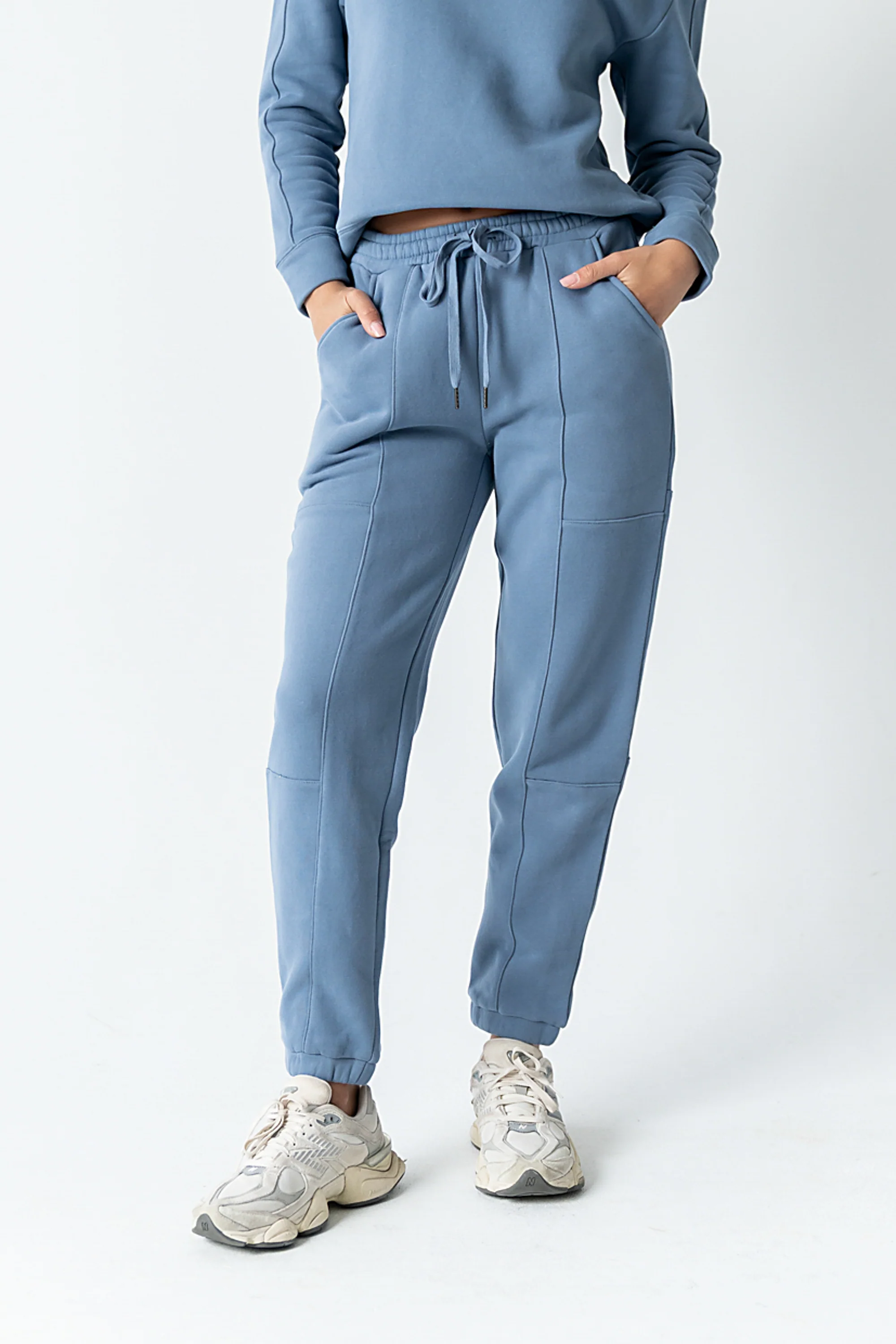 Patricia Barrel Sweatpants in Blue - FINAL SALE - Image 4