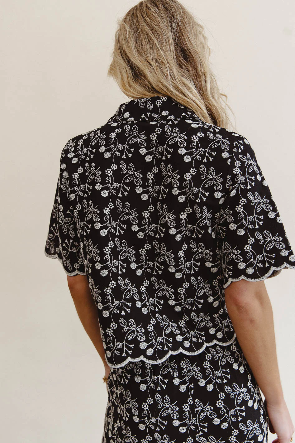 Perrie Floral Button Up in Black - FINAL SALE - Image 4