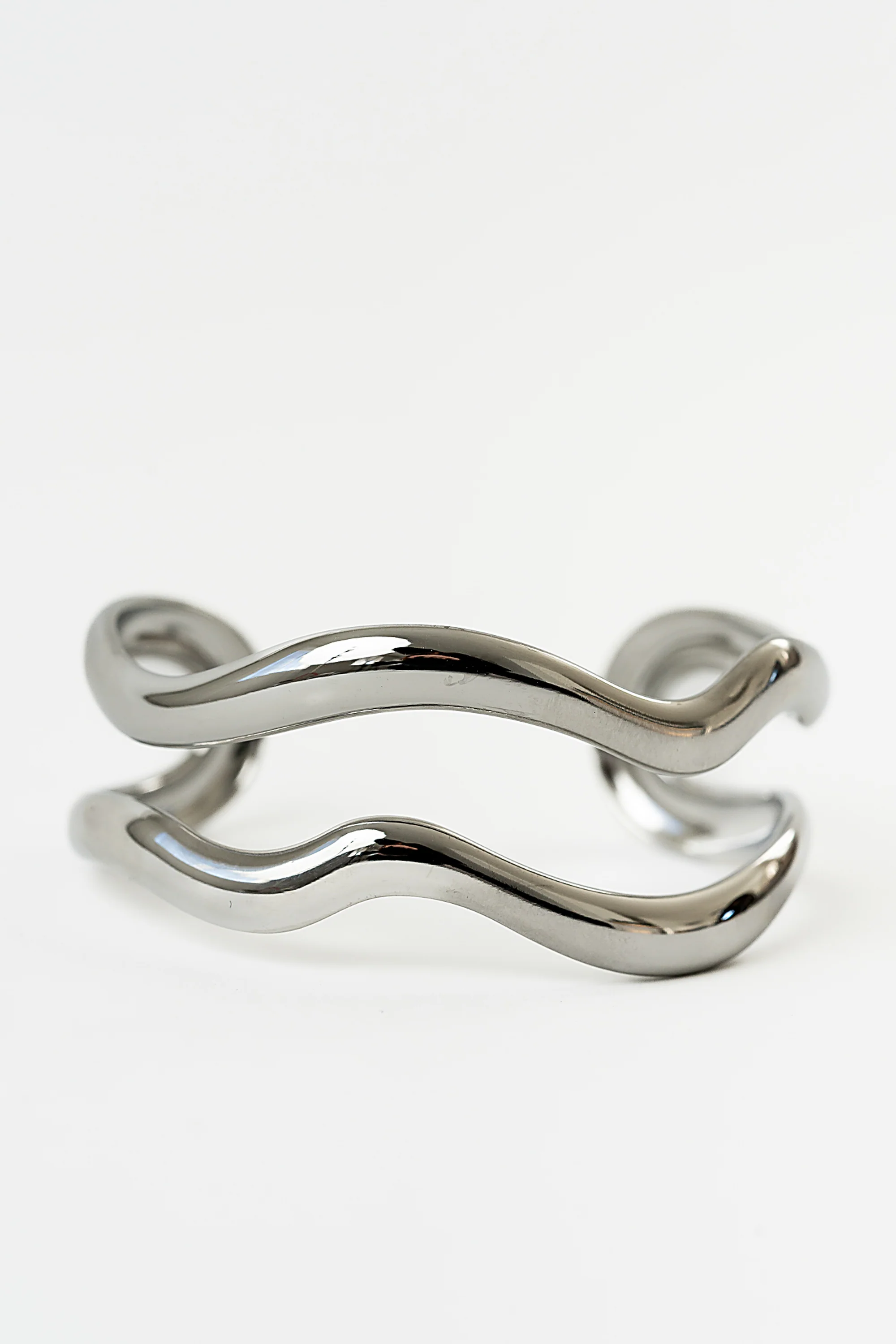 Quinny Abstract Cuff in Silver - Image 3