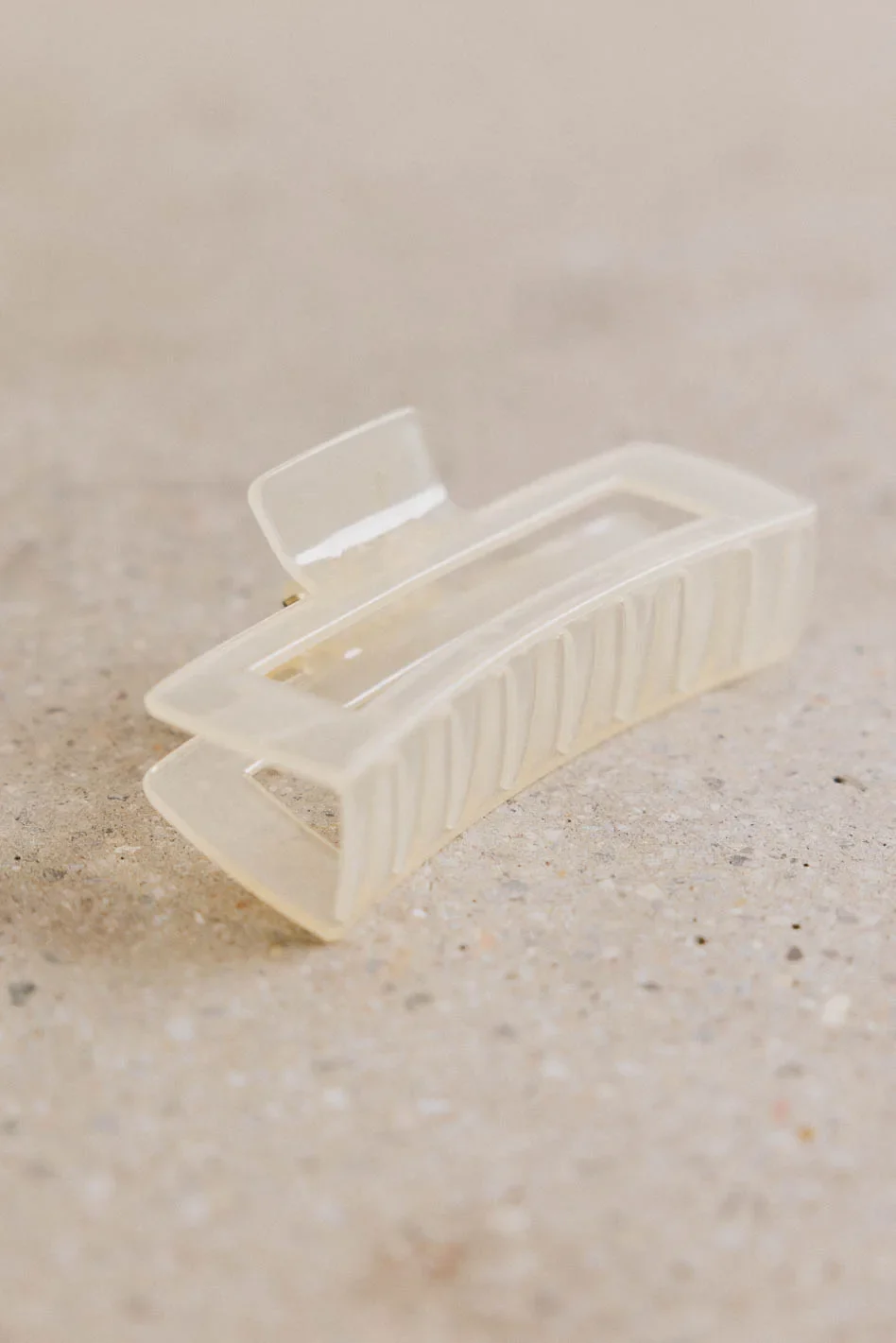 See-Through Oversized Claw Clip in Oatmeal - Image 2