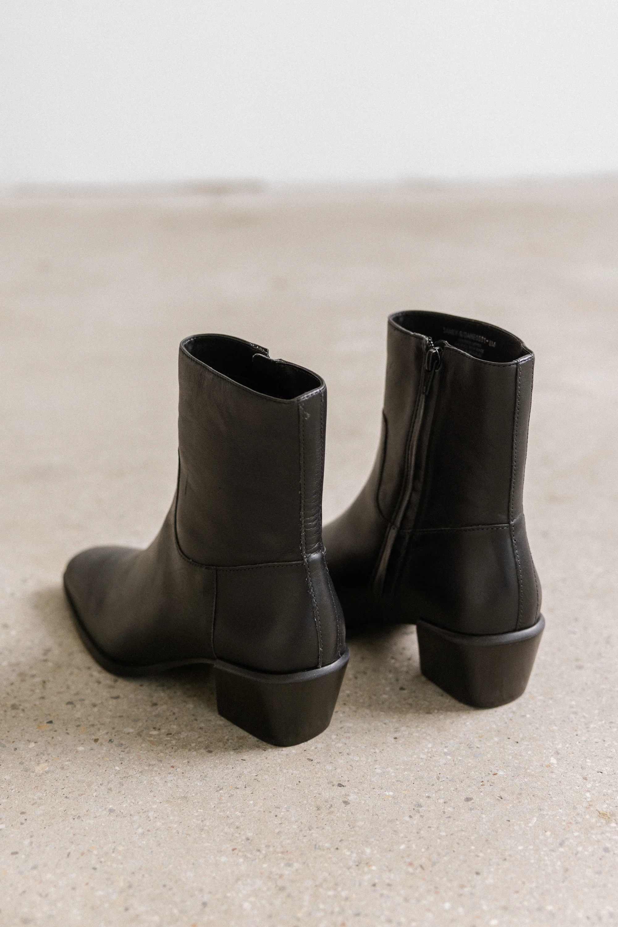 Steve Madden Daney Boots in Black Leather - FINAL SALE - Image 3