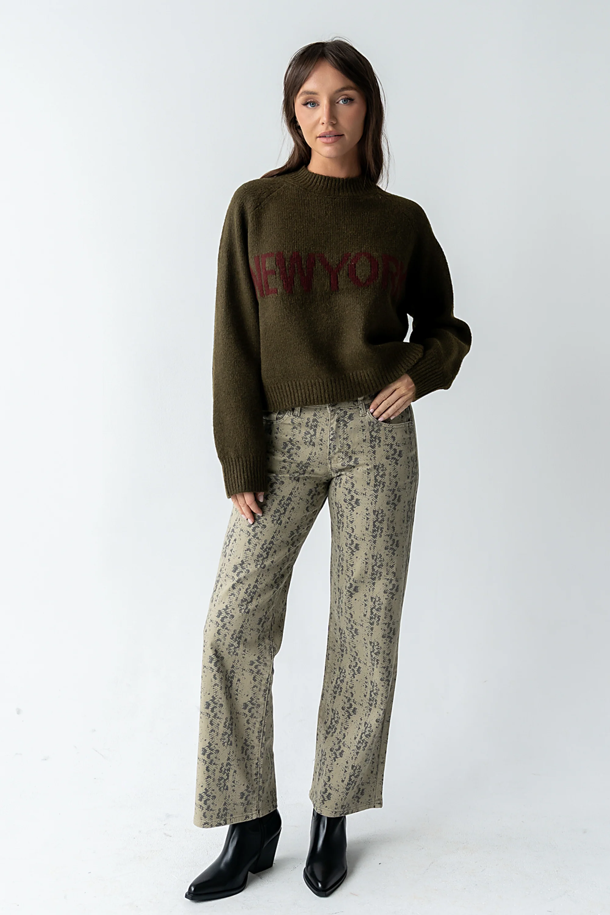 Suzie Graphic Sweater in Olive - FINAL SALE - Image 4
