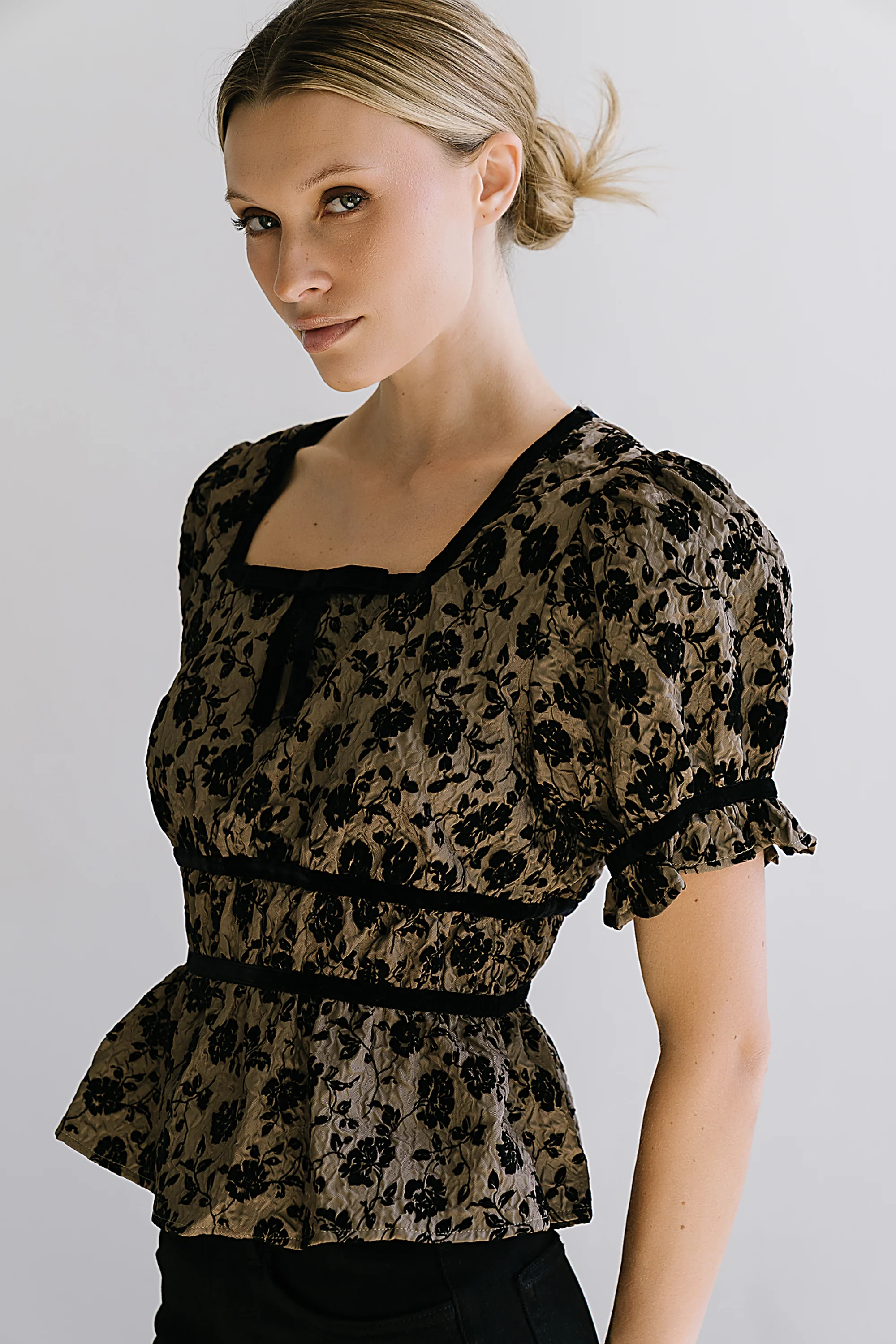 Tallie Floral Blouse in Mocha - FINAL SALE - Image 4