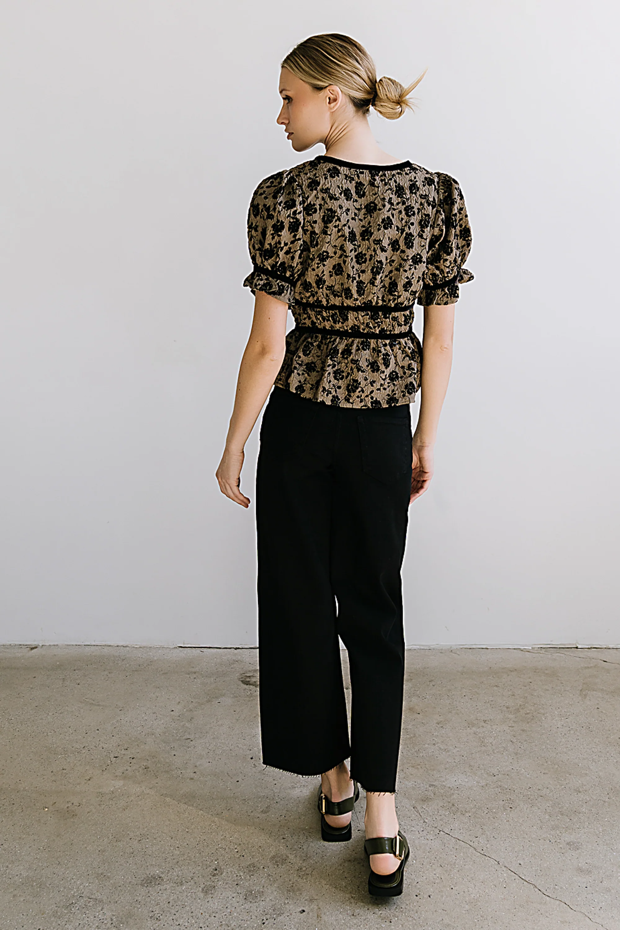 Tallie Floral Blouse in Mocha - FINAL SALE - Image 7