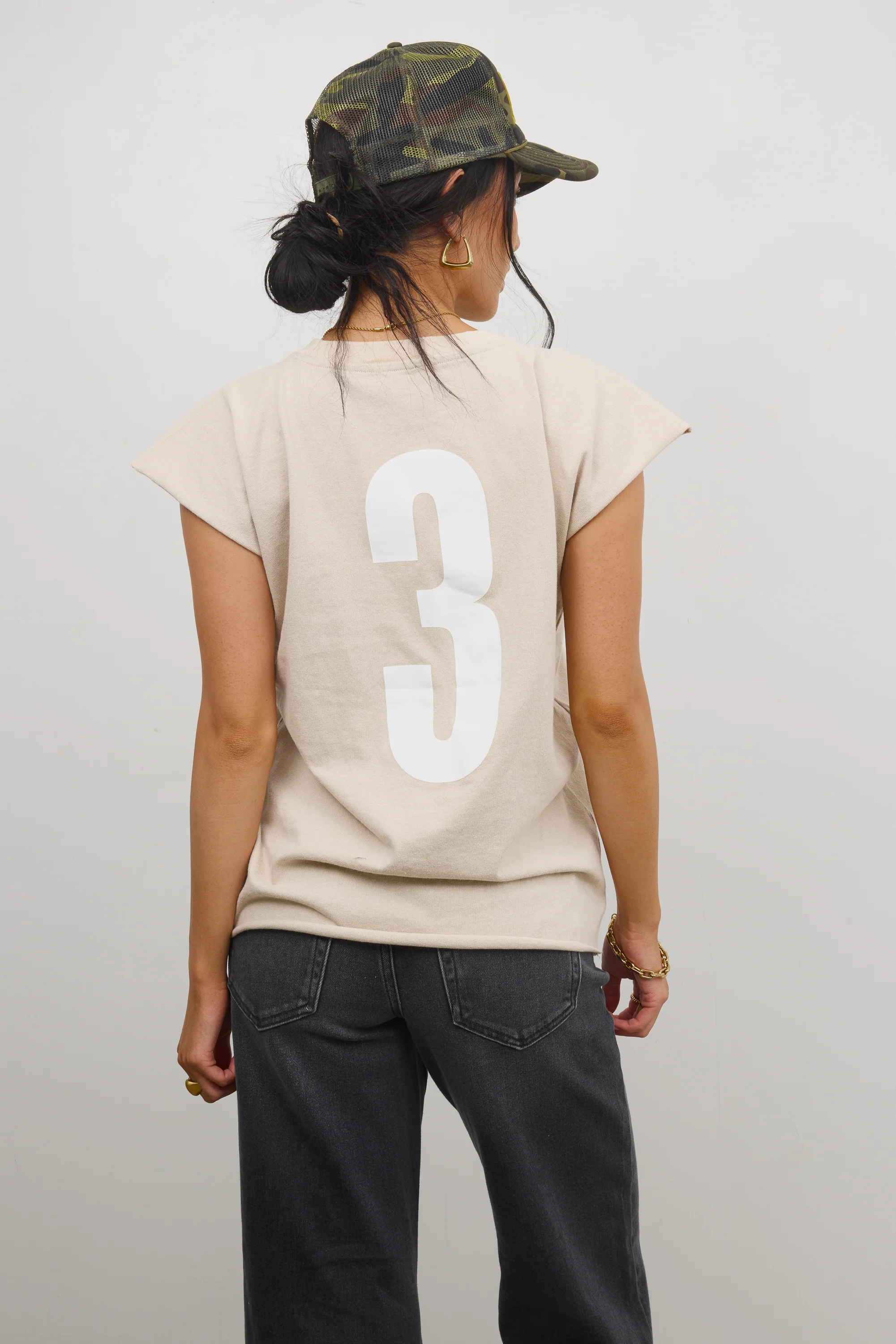 Vinnie Muscle Tee in Beige - Image 3