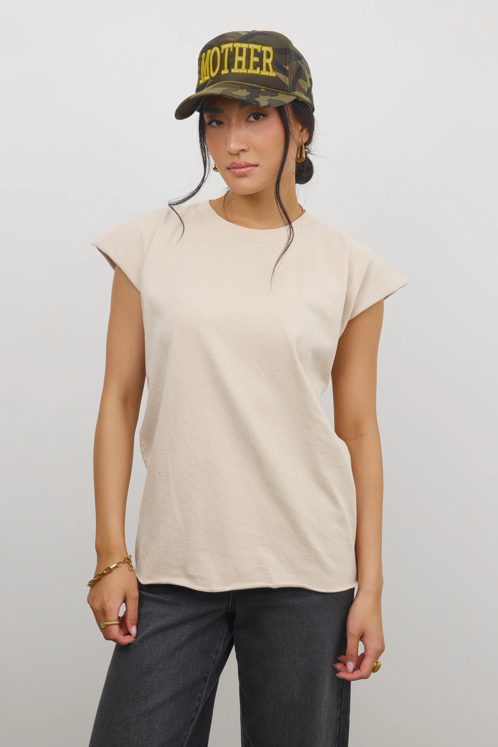 Vinnie Muscle Tee in Beige - Image 7