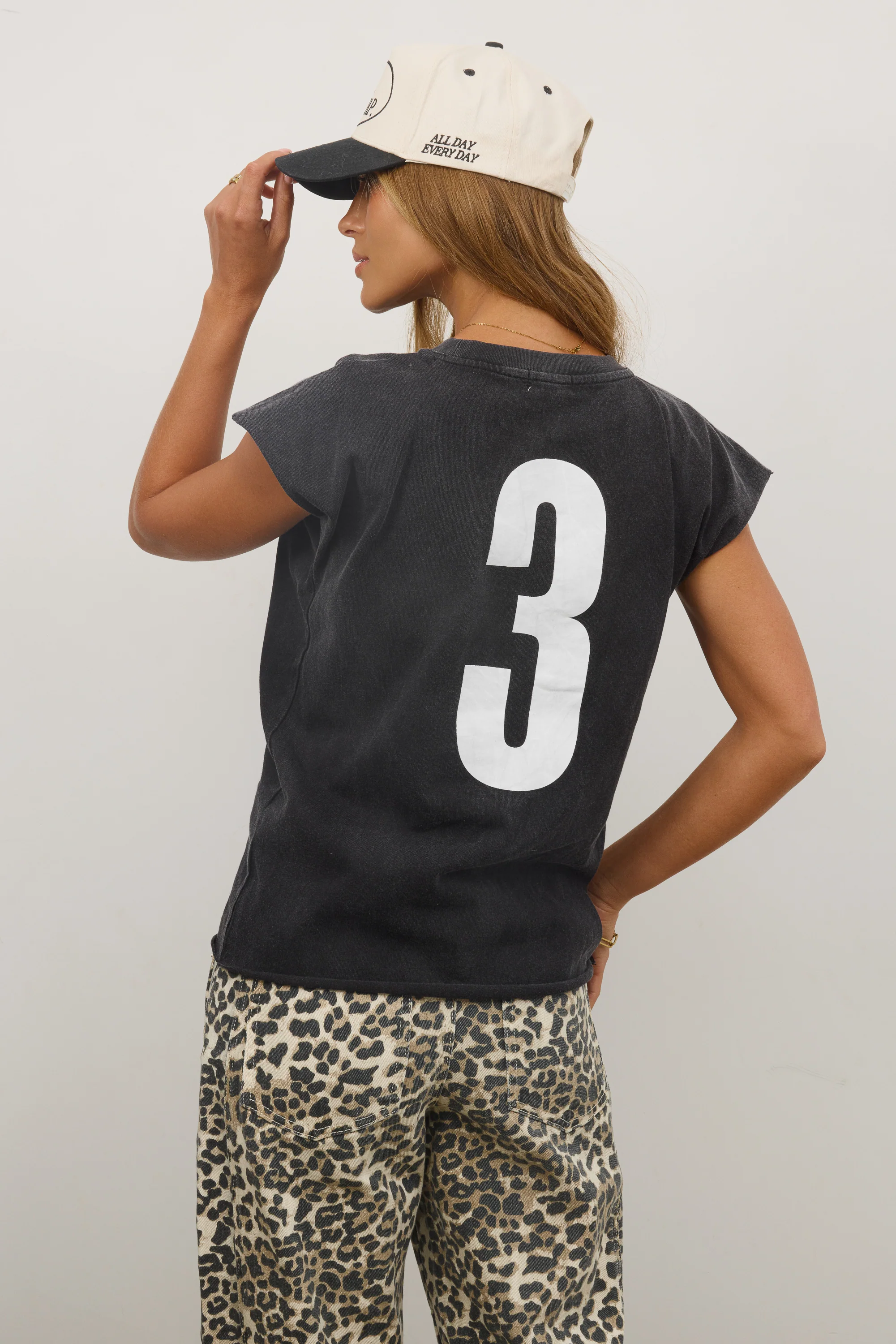Vinnie Muscle Tee in Black - Image 4