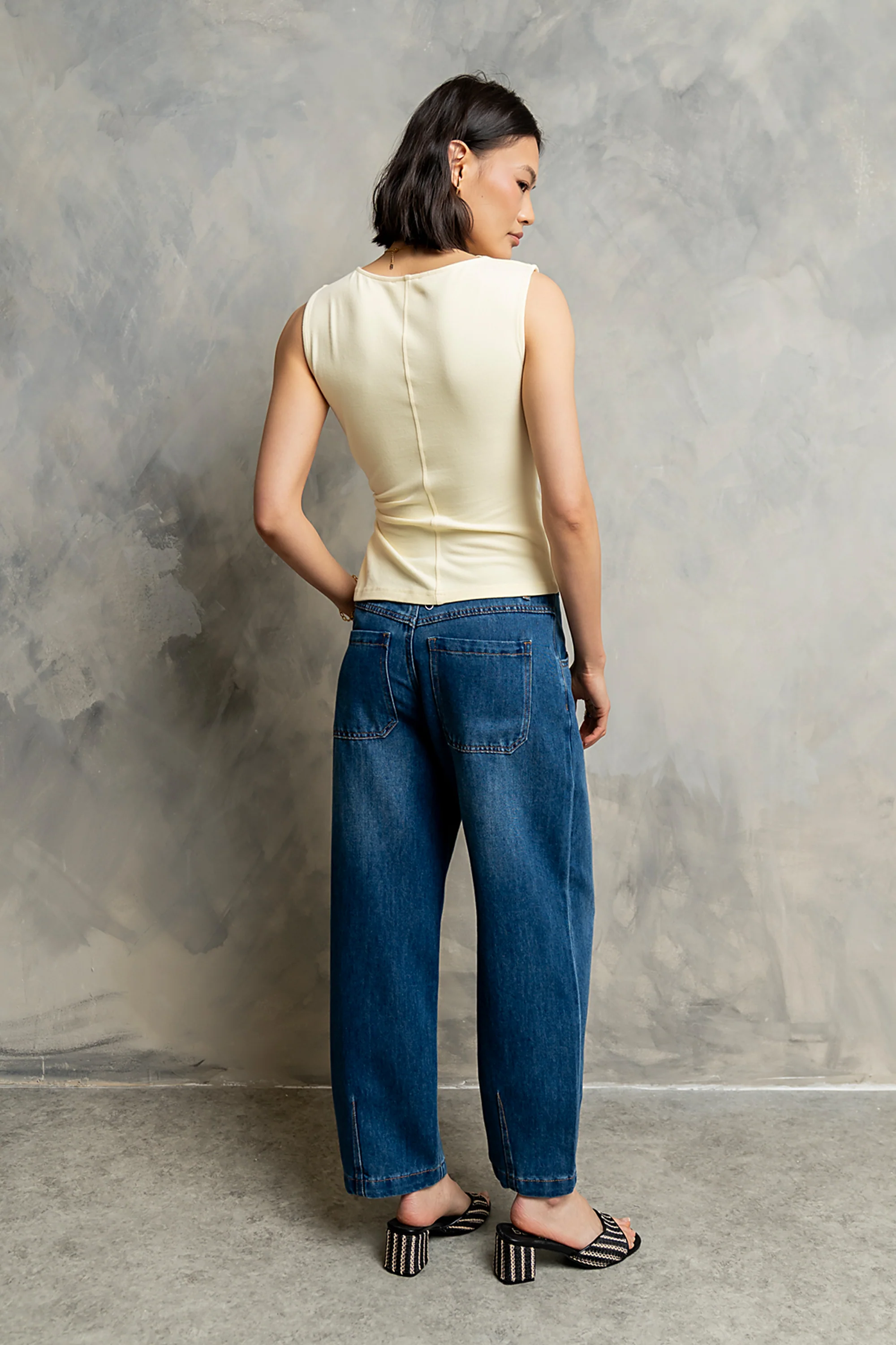 Yana Barrel Jeans - Image 3