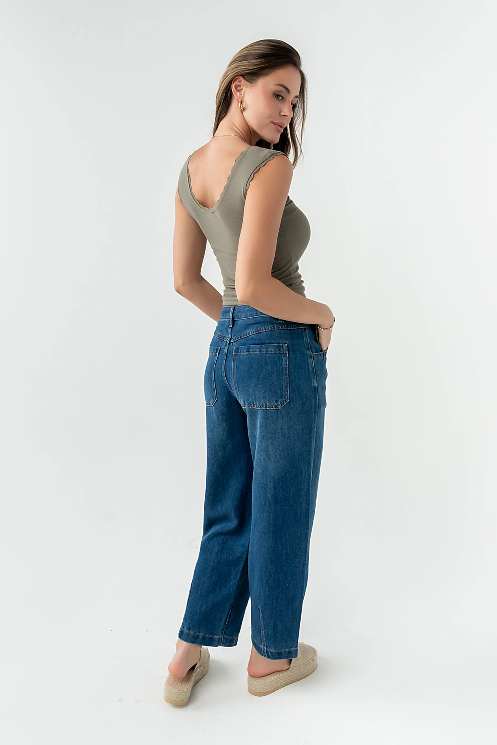 Yana Barrel Jeans - Image 7